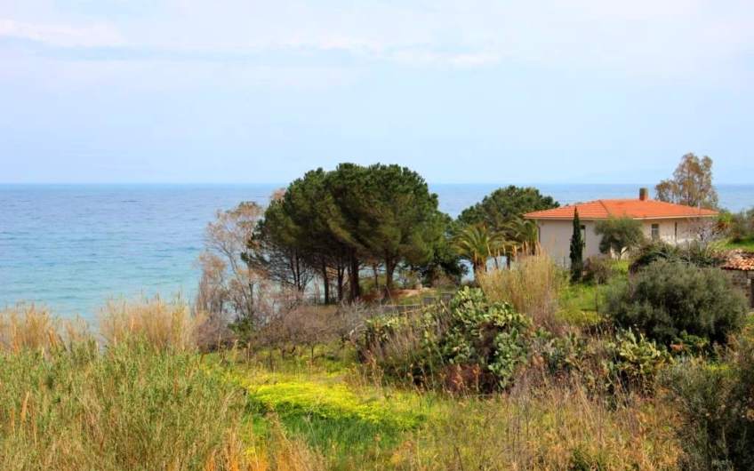 Дом на берегу моря | Спуск к морю | Мессина | Сицилия
