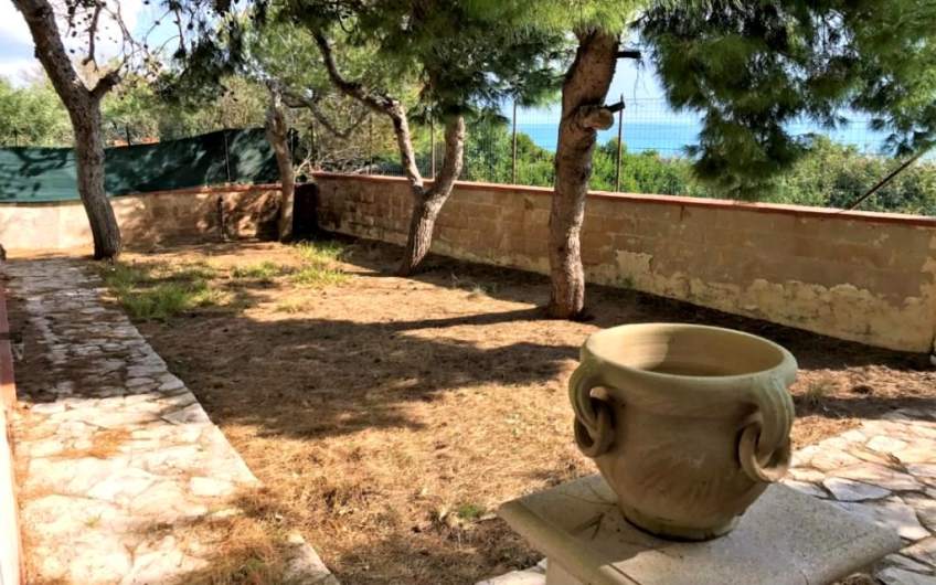 Дом на скалистом берегу | Авола Сицилия