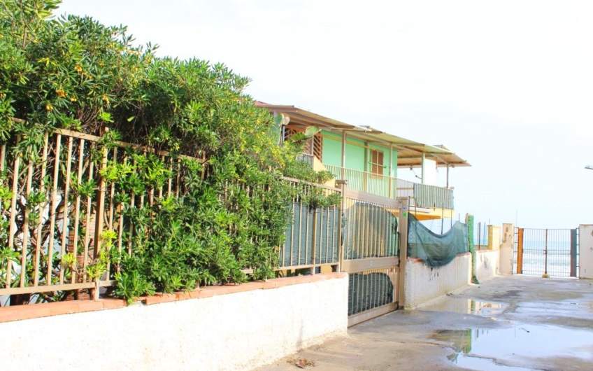 House on the beach for sale | Agnone Bagni